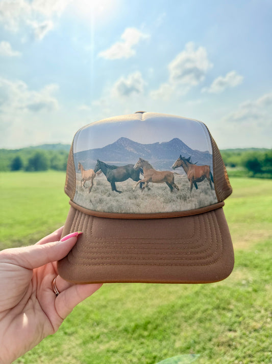 Running horses hat