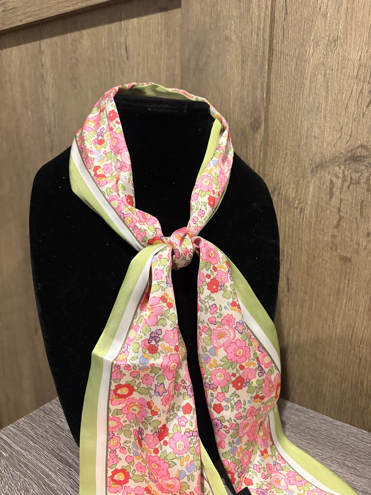 Green & Pink Twilly