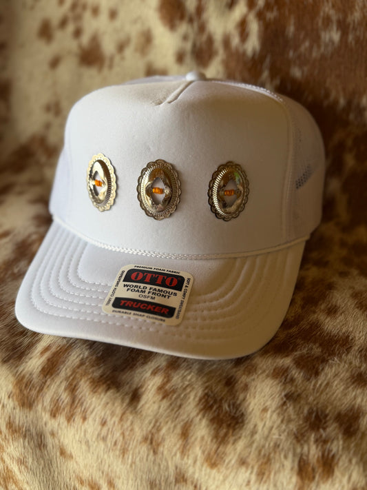 Silver concho & white hat