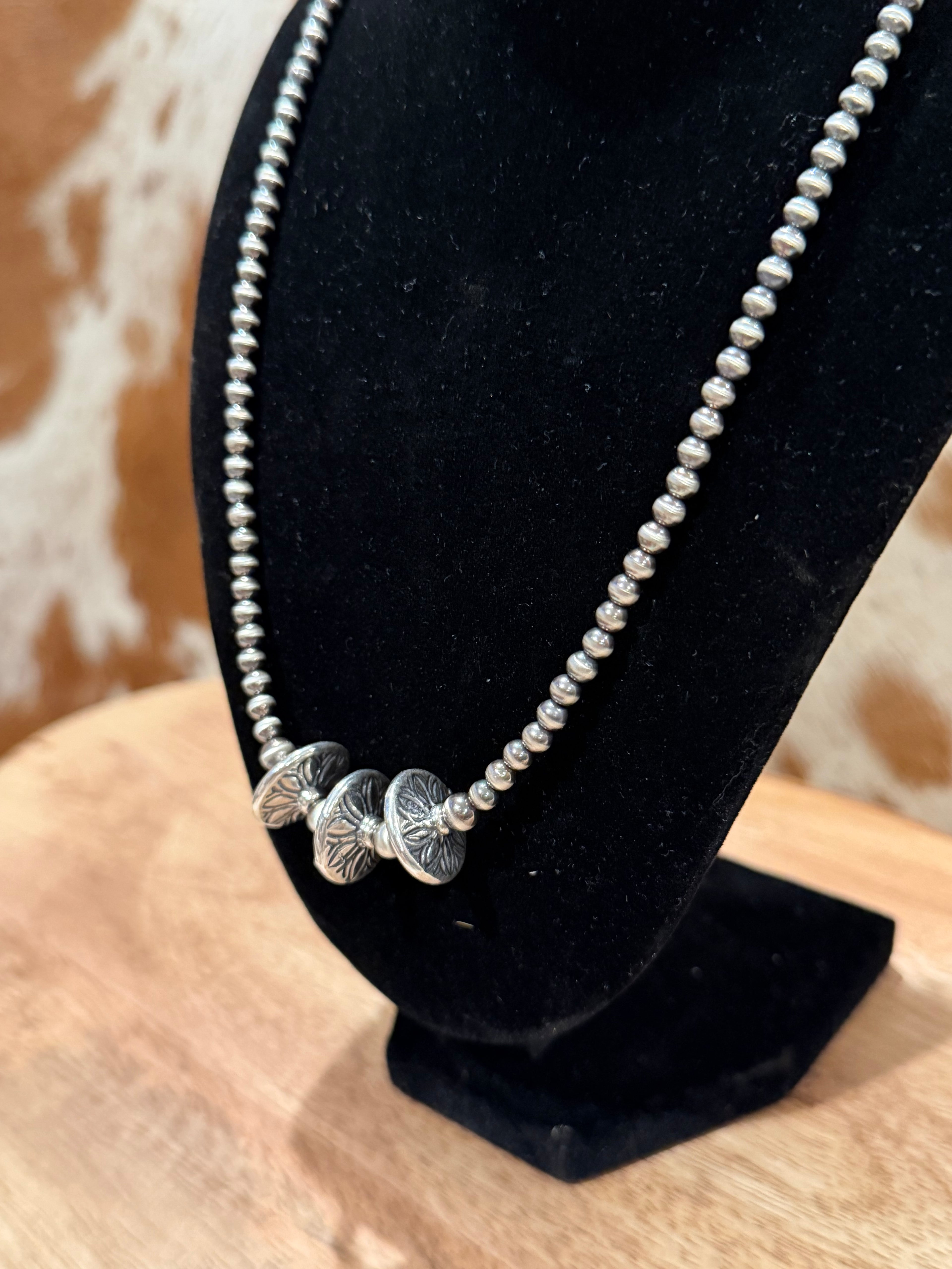18” Concho Saucer & Pearls
