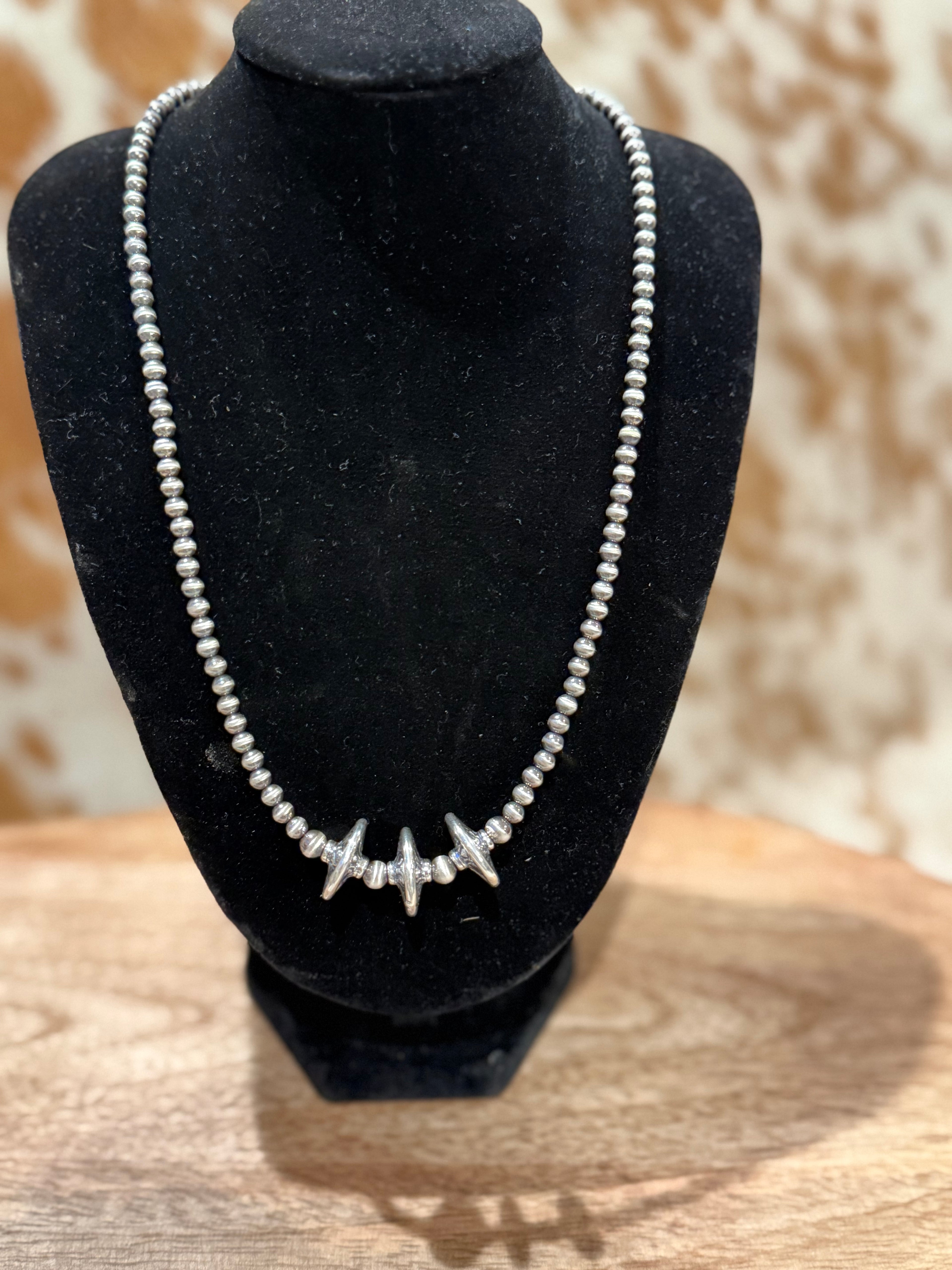 18” Concho Saucer & Pearls