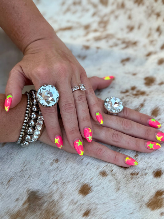 Round sparkle ring