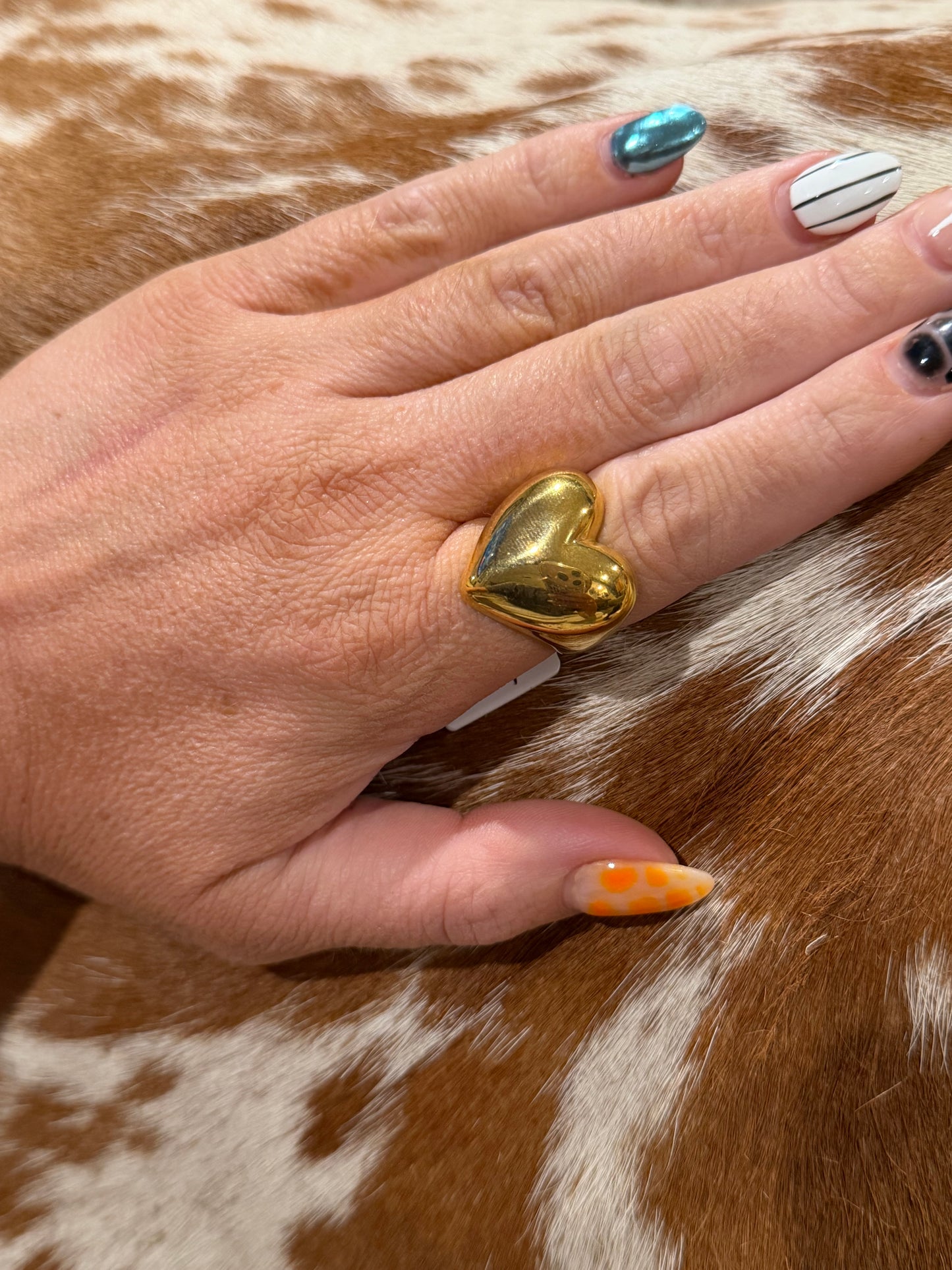 Gold heart ring